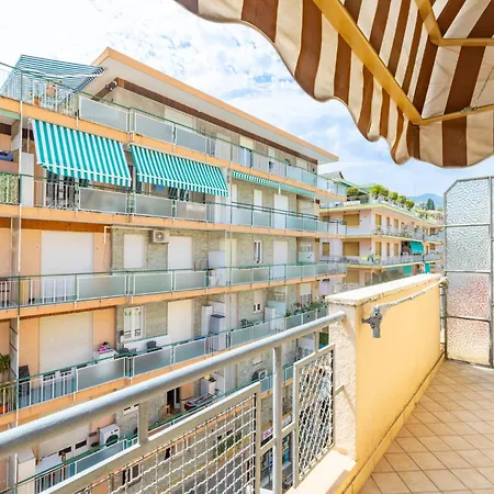 Englishouse - 400mt Da Piazza Del Mercato Sanremo